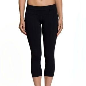 Nancy Rose Performance Black Capri Leggings Size 6